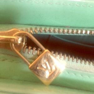 Louis Vuitton authentic Vernis Houston